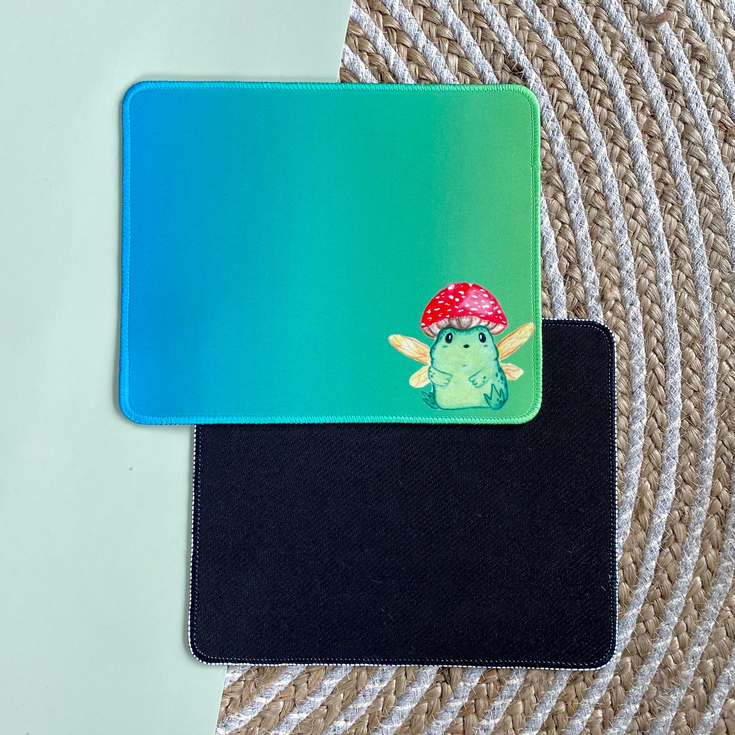 Green frog mousepad